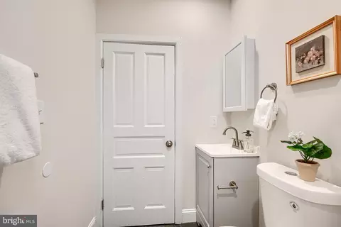 Bath - 1911 Park Ave, Baltimore, MD 21217 photo 3 of 8