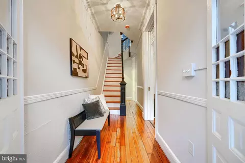 Entry Way - 1911 Park Ave, Baltimore, MD 21217 photo 1 of 7
