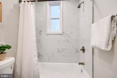 Bath - 1911 Park Ave, Baltimore, MD 21217 photo 2 of 8