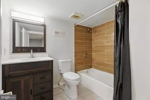 Bath - 3402 Ramona Ave, Baltimore, MD 21213 photo 2 of 2