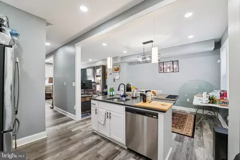 Entry Way - 414 Normandy Ave, Baltimore, MD 21229 photo 5 of 11