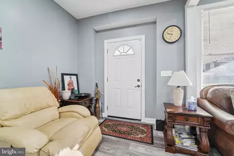 Entry Way - 414 Normandy Ave, Baltimore, MD 21229 photo 1 of 11