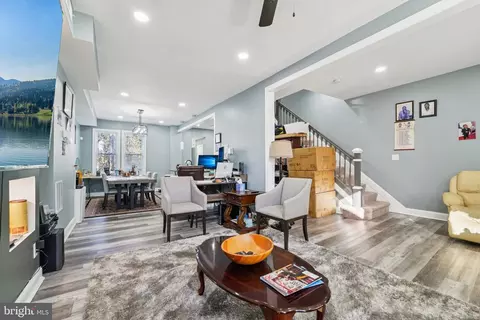 Entry Way - 414 Normandy Ave, Baltimore, MD 21229 photo 3 of 11