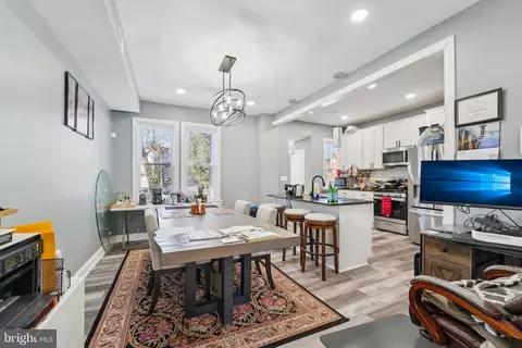 Entry Way - 414 Normandy Ave, Baltimore, MD 21229 photo 4 of 11