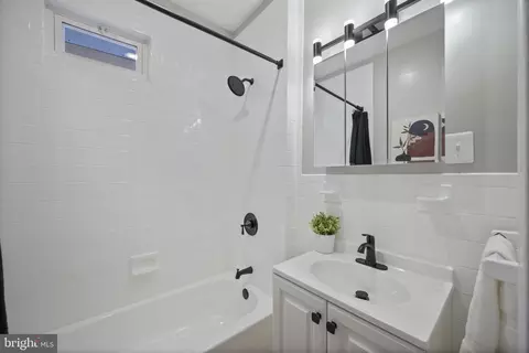 3609 Chestnut Ave, Baltimore, MD 21211 photo 25