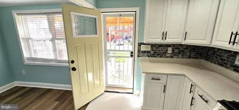 Entry Way - 5528 Bucknell Rd, Baltimore, MD 21206 photo 6 of 15