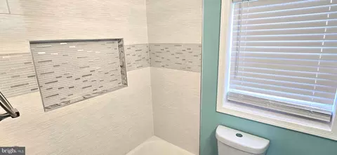 Bath - 5528 Bucknell Rd, Baltimore, MD 21206 photo 3 of 8