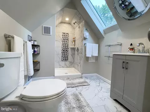 Bath - 1701 Spence St, Baltimore, MD 21230 photo 5 of 5