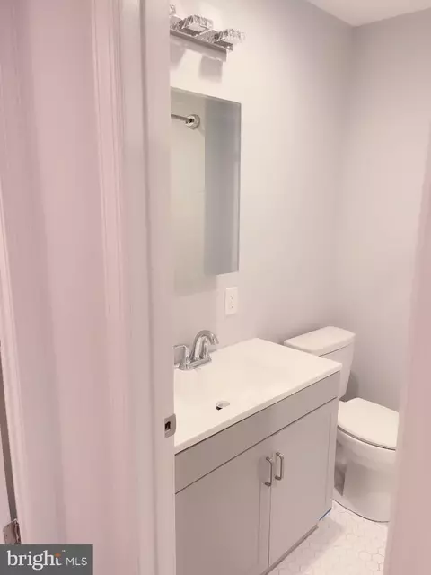 Bath - 506 E Patapsco Ave, Brooklyn, MD 21225 photo 4 of 4