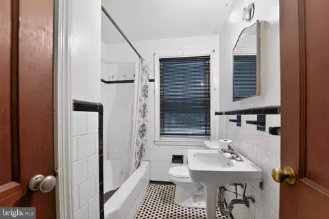 Bath - 3620 Erdman Ave, Baltimore, MD 21213 photo 1 of 2
