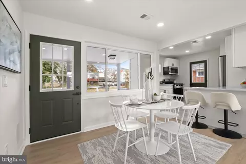 Dining - 5610 Anthony Ave, Baltimore, MD 21206 photo 2 of 3