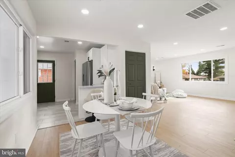 Dining - 5610 Anthony Ave, Baltimore, MD 21206 photo 3 of 3