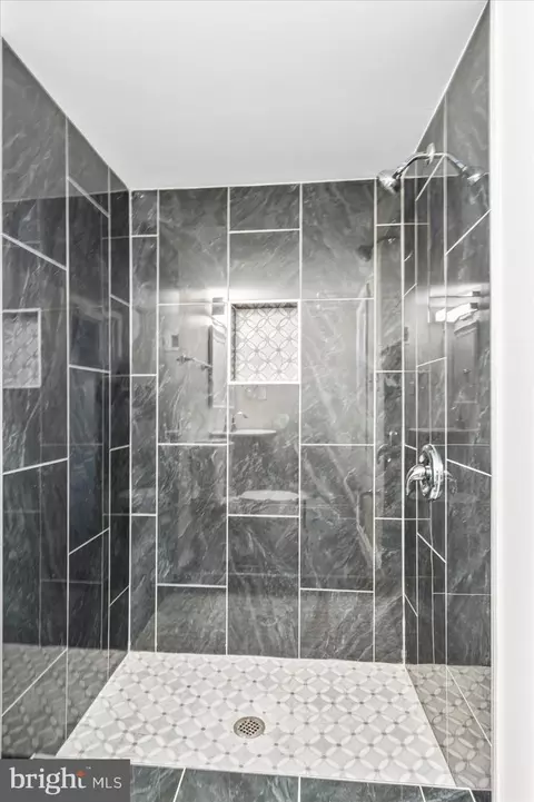Bath - 854 Whitmore Ave, Baltimore, MD 21216 photo 1 of 5