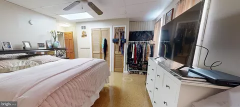 Bedroom - 2322 E Monument St, Baltimore, MD 21205 photo 5 of 6
