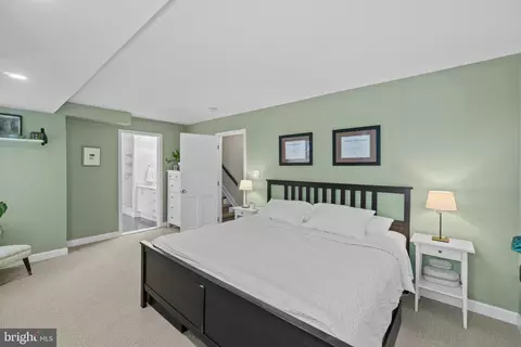 Bedroom - 132 W Lee St, Baltimore, MD 21201 photo 3 of 10
