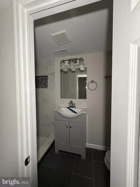 Bath - 3117 E Baltimore St, Baltimore, MD 21224 photo 5 of 7