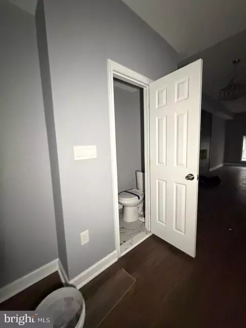 Entry Way - 3117 E Baltimore St, Baltimore, MD 21224 photo 4 of 36