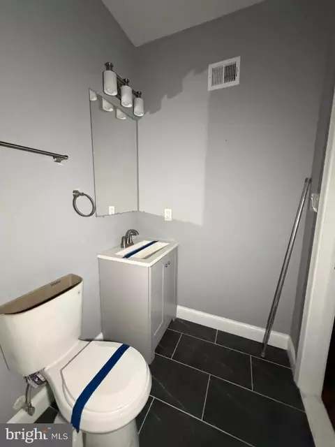 Bath - 3117 E Baltimore St, Baltimore, MD 21224 photo 2 of 7