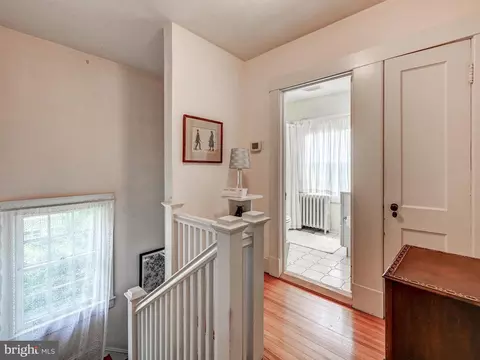 Entry Way - 326 Saint Dunstans Rd, Baltimore, MD 21212 photo 2 of 2