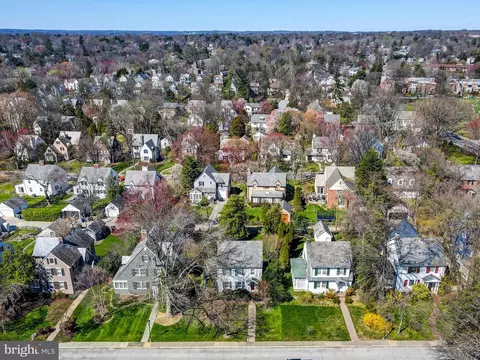 View/Area - 326 Saint Dunstans Rd, Baltimore, MD 21212 photo 3 of 7