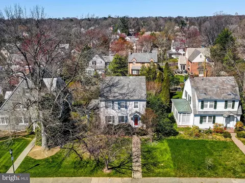 View/Area - 326 Saint Dunstans Rd, Baltimore, MD 21212 photo 2 of 7