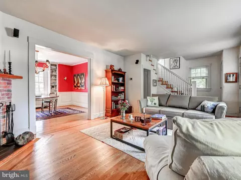 Living - 326 Saint Dunstans Rd, Baltimore, MD 21212 photo 4 of 4