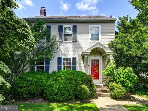 Exterior - 326 Saint Dunstans Rd, Baltimore, MD 21212 photo 3 of 15