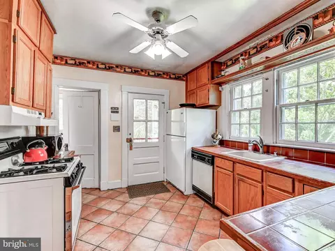 Kitchen - 326 Saint Dunstans Rd, Baltimore, MD 21212 photo 3 of 3