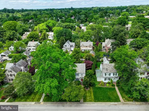 View/Area - 326 Saint Dunstans Rd, Baltimore, MD 21212 photo 6 of 7