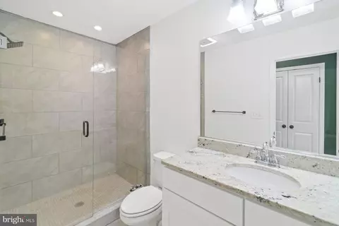 Bath - 1614 Clarkson St, Baltimore, MD 21230 photo 2 of 3