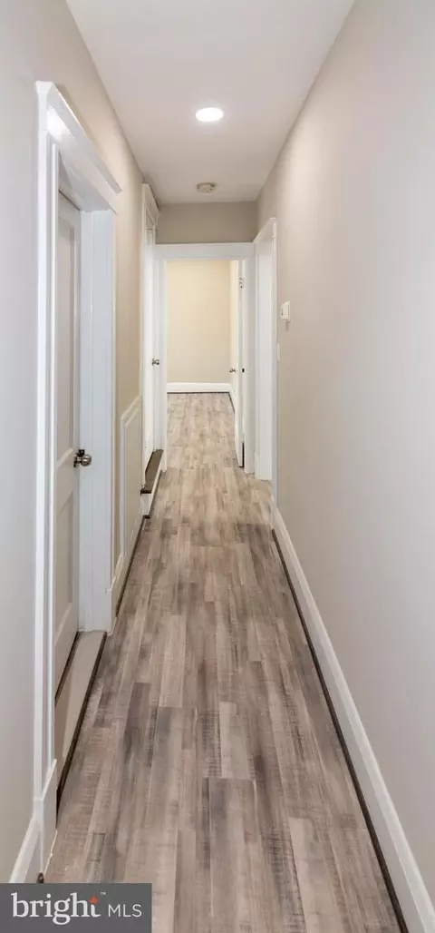 Entry Way - 5316 Plainfield Ave, Baltimore, MD 21206 photo 4 of 11