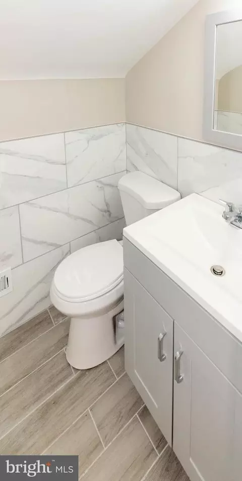 Bath - 5316 Plainfield Ave, Baltimore, MD 21206 photo 2 of 5