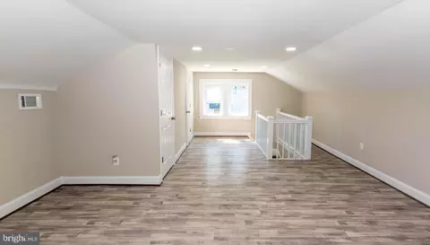 Entry Way - 5316 Plainfield Ave, Baltimore, MD 21206 photo 7 of 11