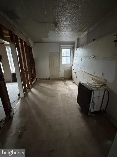 2802 Springhill Ave, Baltimore, MD 21215 photo 4