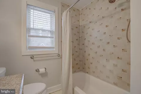 Bath - 4814 Briarclift Rd, Baltimore, MD 21229 photo 2 of 4