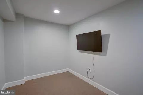 Bedroom - 4814 Briarclift Rd, Baltimore, MD 21229 photo 8 of 8