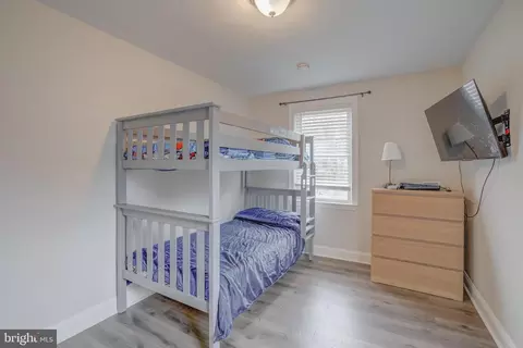 Bedroom - 4814 Briarclift Rd, Baltimore, MD 21229 photo 3 of 8