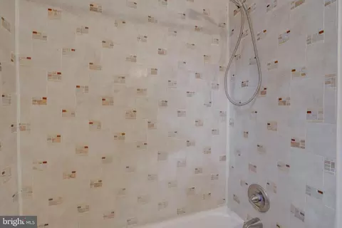 Bath - 4814 Briarclift Rd, Baltimore, MD 21229 photo 1 of 4