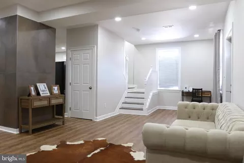 Entry Way - 3908 Primrose Ave, Baltimore, MD 21215 photo 1 of 5
