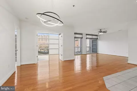 Living - 2772 Lighthouse Pt E #201, Baltimore, MD 21224 photo 2 of 13