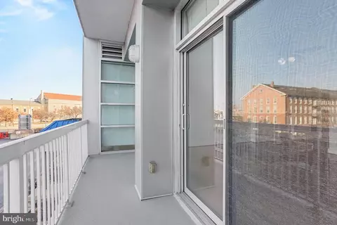 Exterior - 2772 Lighthouse Pt E #201, Baltimore, MD 21224 photo 3 of 4