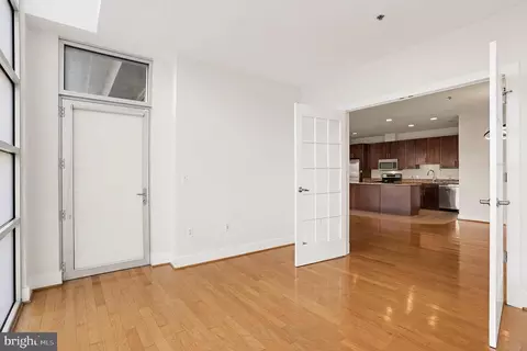 Living - 2772 Lighthouse Pt E #201, Baltimore, MD 21224 photo 13 of 13