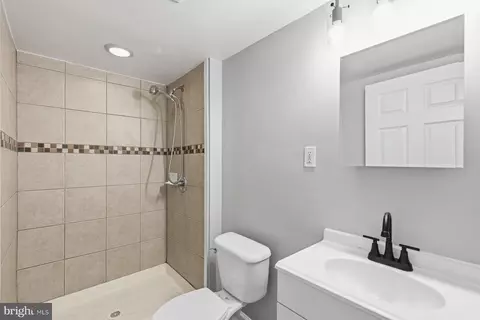 Bath - 4004 Brookhill Rd, Baltimore, MD 21215 photo 1 of 1