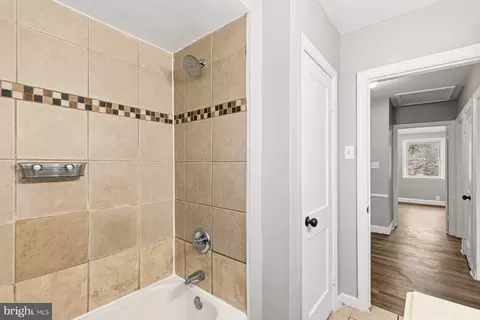 Entry Way - 4004 Brookhill Rd, Baltimore, MD 21215 photo 6 of 6