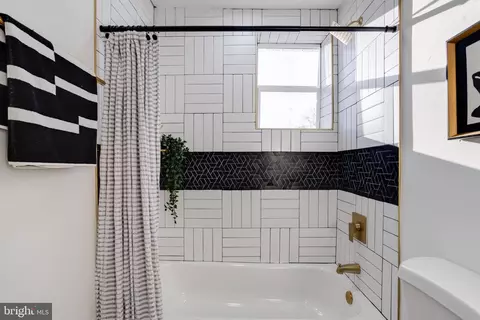 Bath - 5805 Highgate Dr, Baltimore, MD 21215 photo 5 of 5