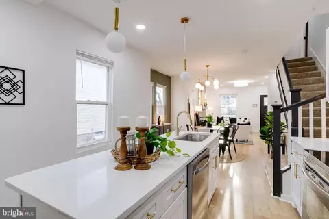 Entry Way - 5805 Highgate Dr, Baltimore, MD 21215 photo 2 of 2