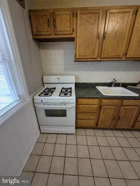 Kitchen - 4905 Briarclift Rd, Baltimore, MD 21229 photo 3 of 3