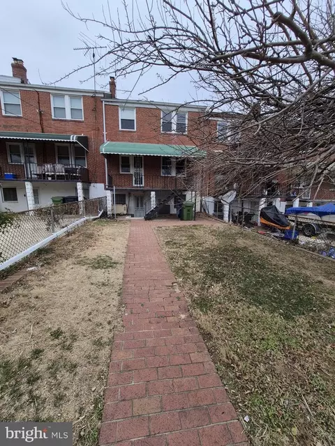 Exterior - 4905 Briarclift Rd, Baltimore, MD 21229 photo 2 of 4