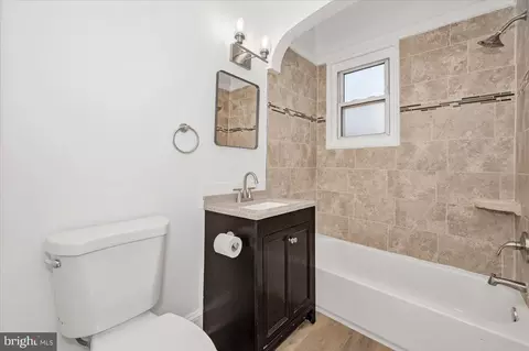 Entry Way - 3503 Garrison Blvd, Baltimore, MD 21215 photo 10 of 16