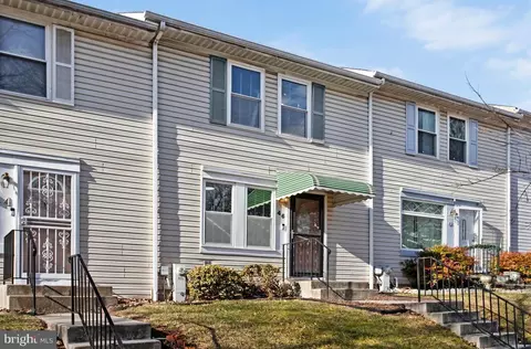 46 Cobber Ln, Baltimore, MD 21229 photo 2